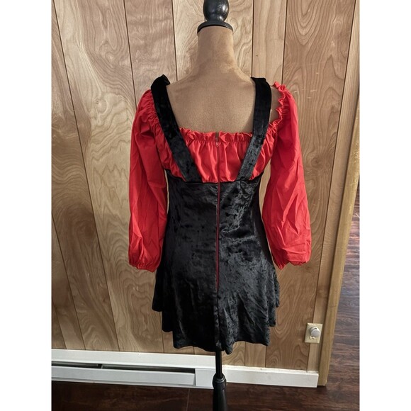 Leg Avenue Women's Vixen Pirate Wench Costume Red/Black Velvet, Medium EUC - Picture 5 of 9